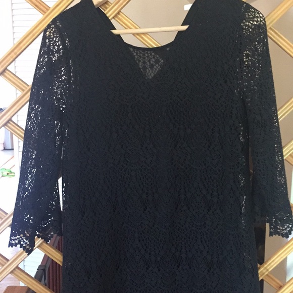 Beautiful lace little black dress - Picture 2 of 7